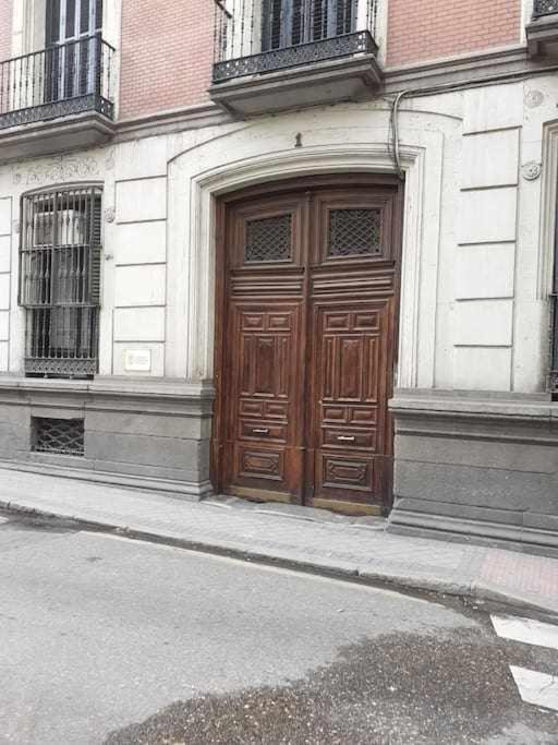 Comodo Apartamento Mayor Y Sol Madrid Bagian luar foto
